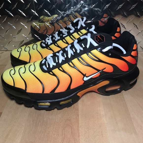 Nike Air Max Plus ‘Tiger’ - Picture 4 of 8